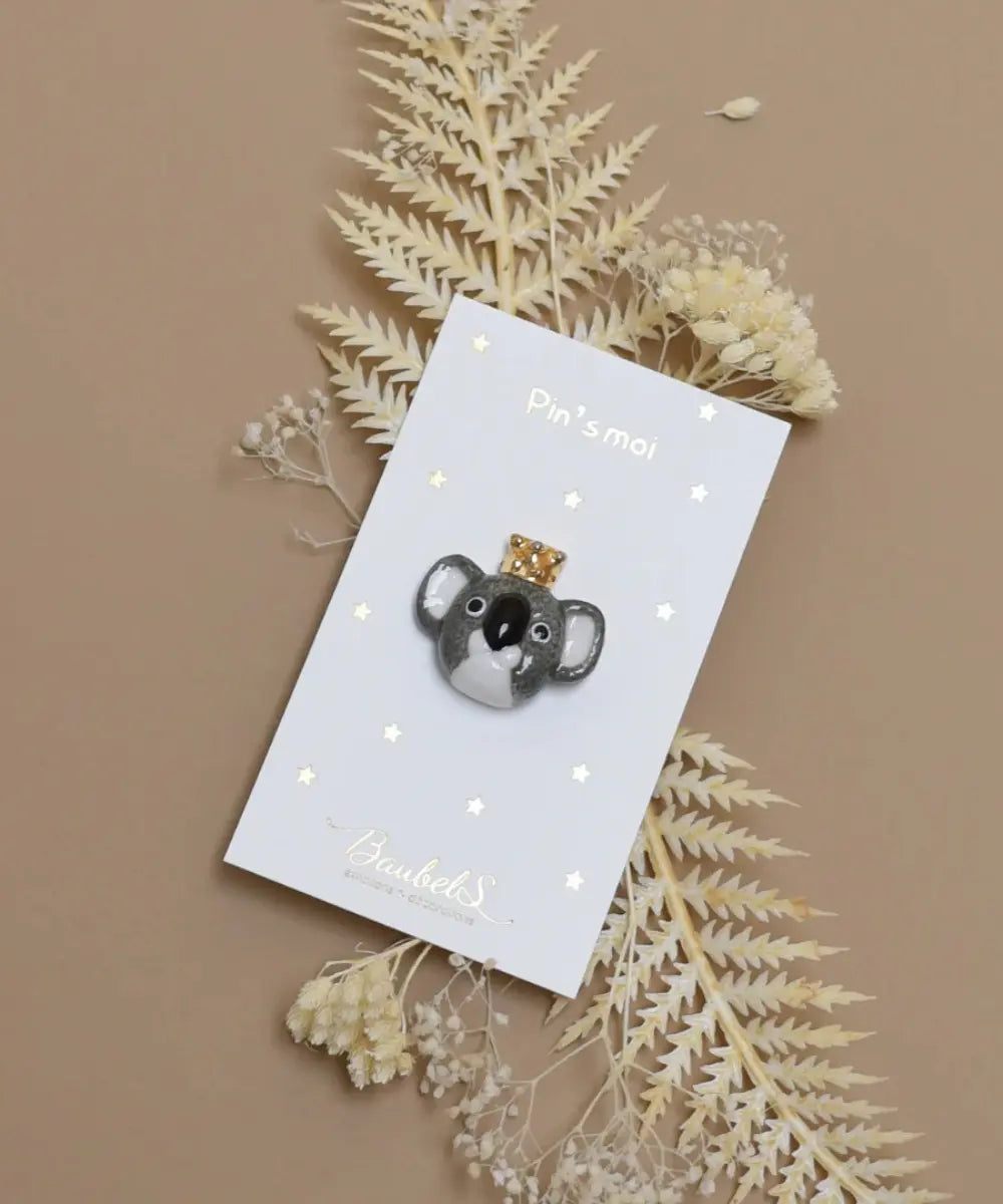 Pin's en porcelaine en forme de Koala de la marque Baubels