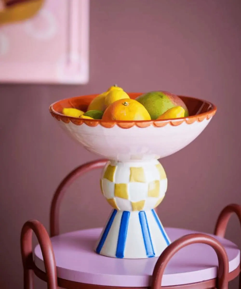 Zoom sur les détails colorés du plat Bob de Bloomingville