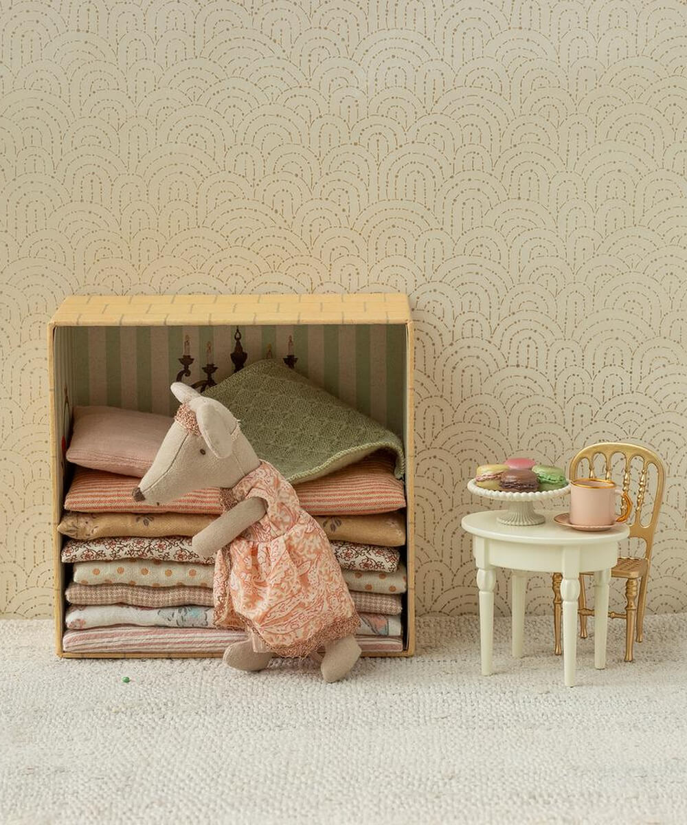 Princesse au Petit Pois - Souris Maileg dans son décor de mise en scène, vue 3