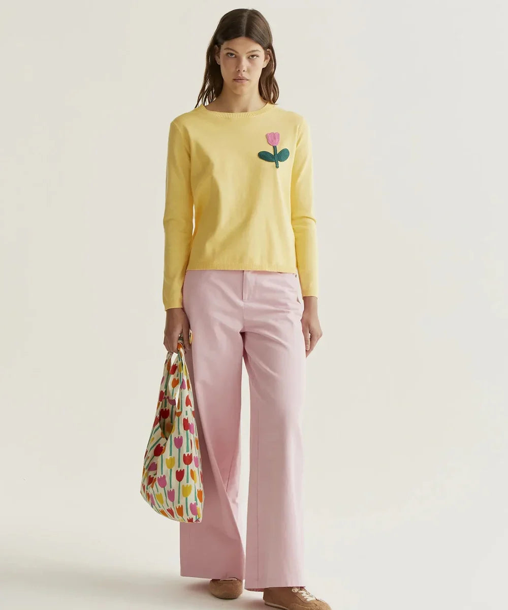 Pull jaune broderie tulipe rose de Compañía Fantástica