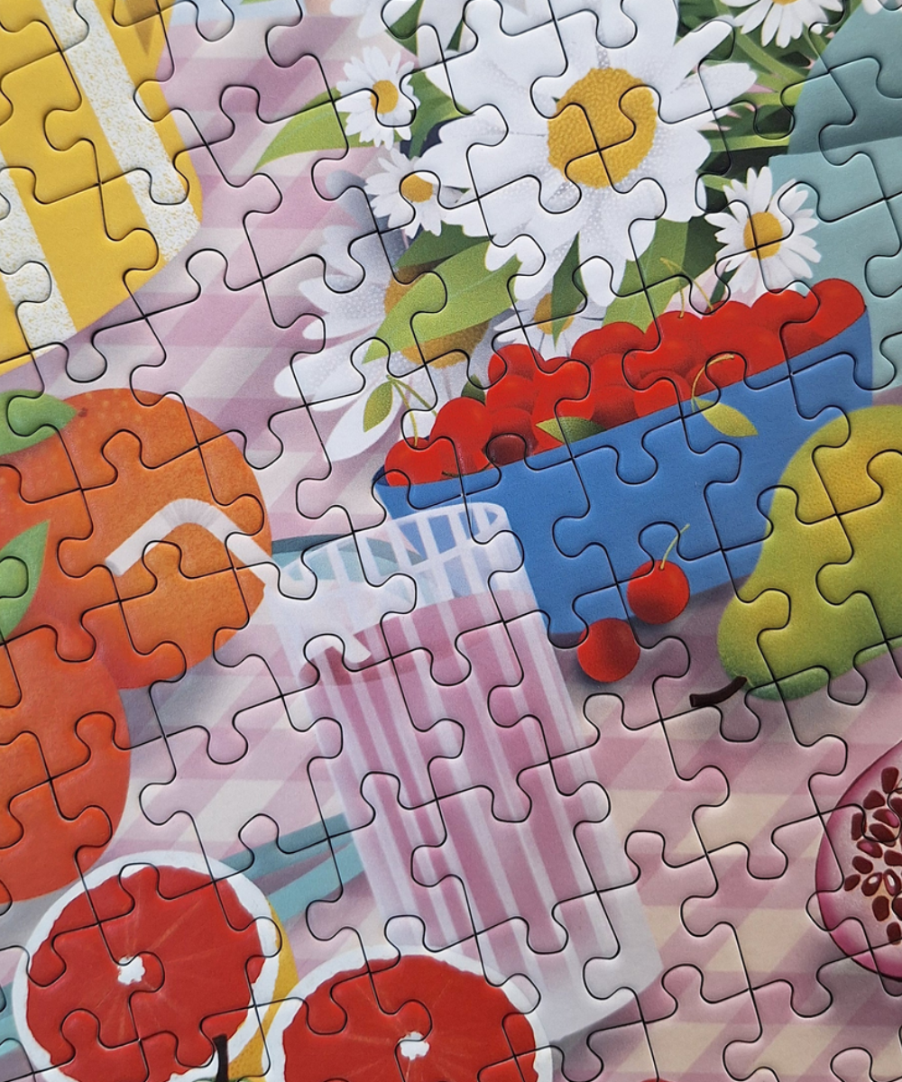 Brunch du dimanche, puzzle 500 pièces de Pièce rapportée, détail de l’illustration et des pièces assemblées