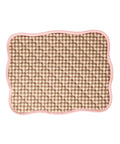 Set de table matelasse a carreaux avec bordure festonnée rose de la marque Rice.