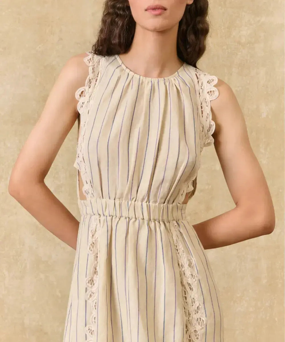Robe de cérémonie Ariane de Louise Misha portée par une femme