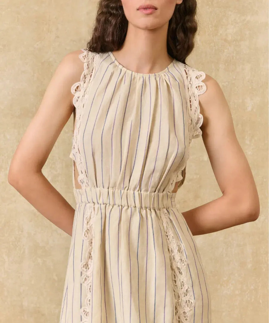 Robe de cérémonie Ariane de Louise Misha portée par une femme