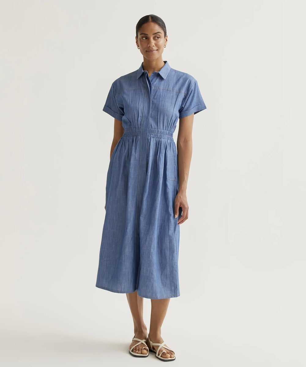 Robe midi chambray bleu clair de Compañía Fantástica