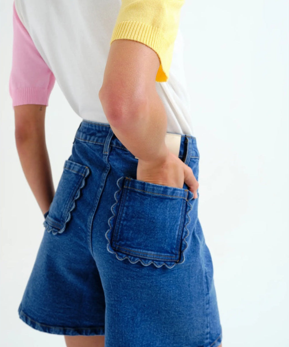 Short denim bleu détail vagues de Compañía Fantástica