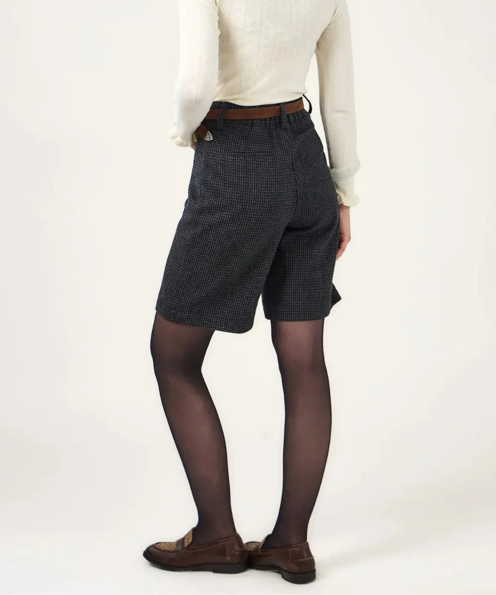 Short long pour femme en laine et en viscose de la marque Calie