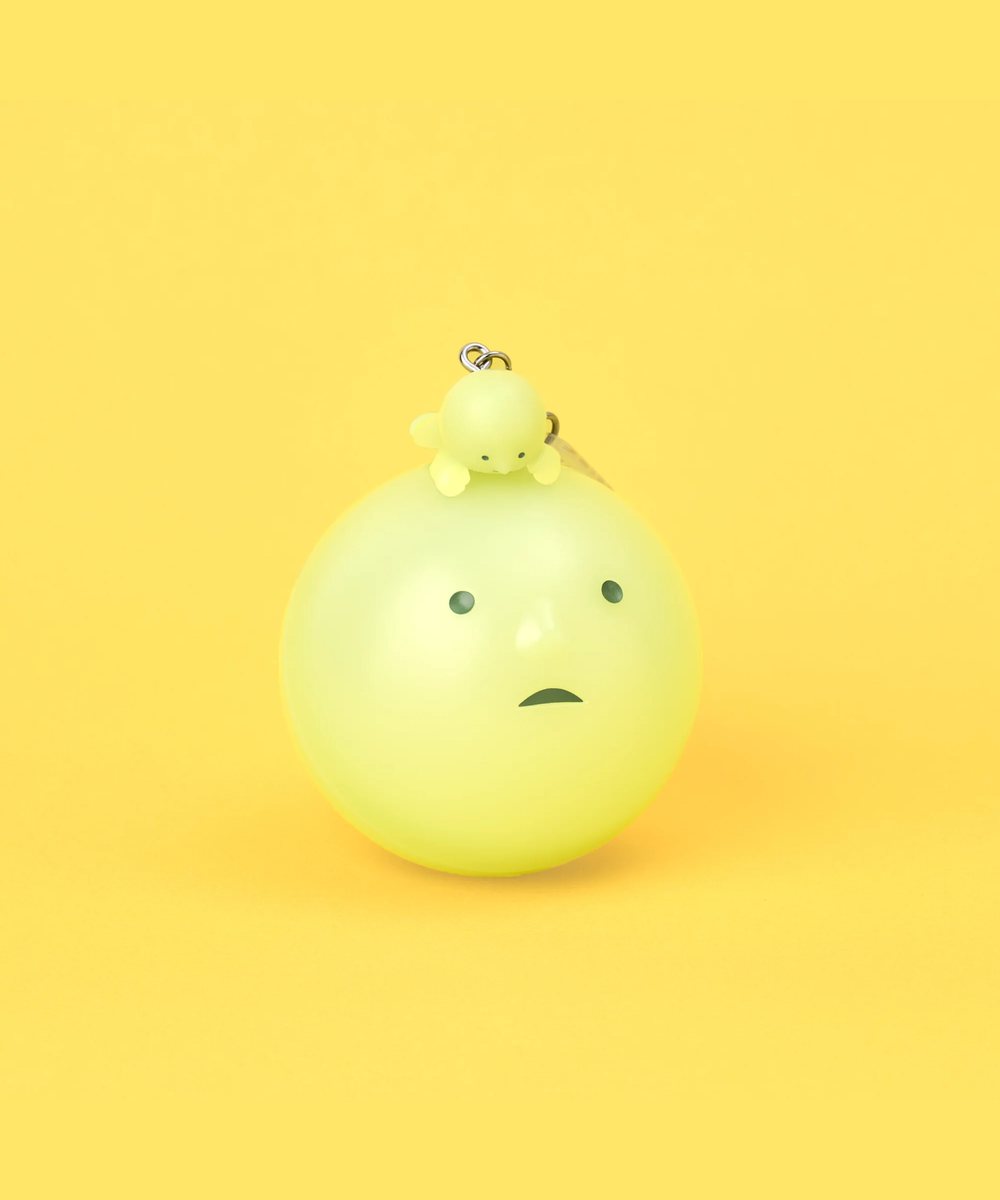 Gros plan en situation de Smiski Strap série 3 (1pcs) de SMISKI