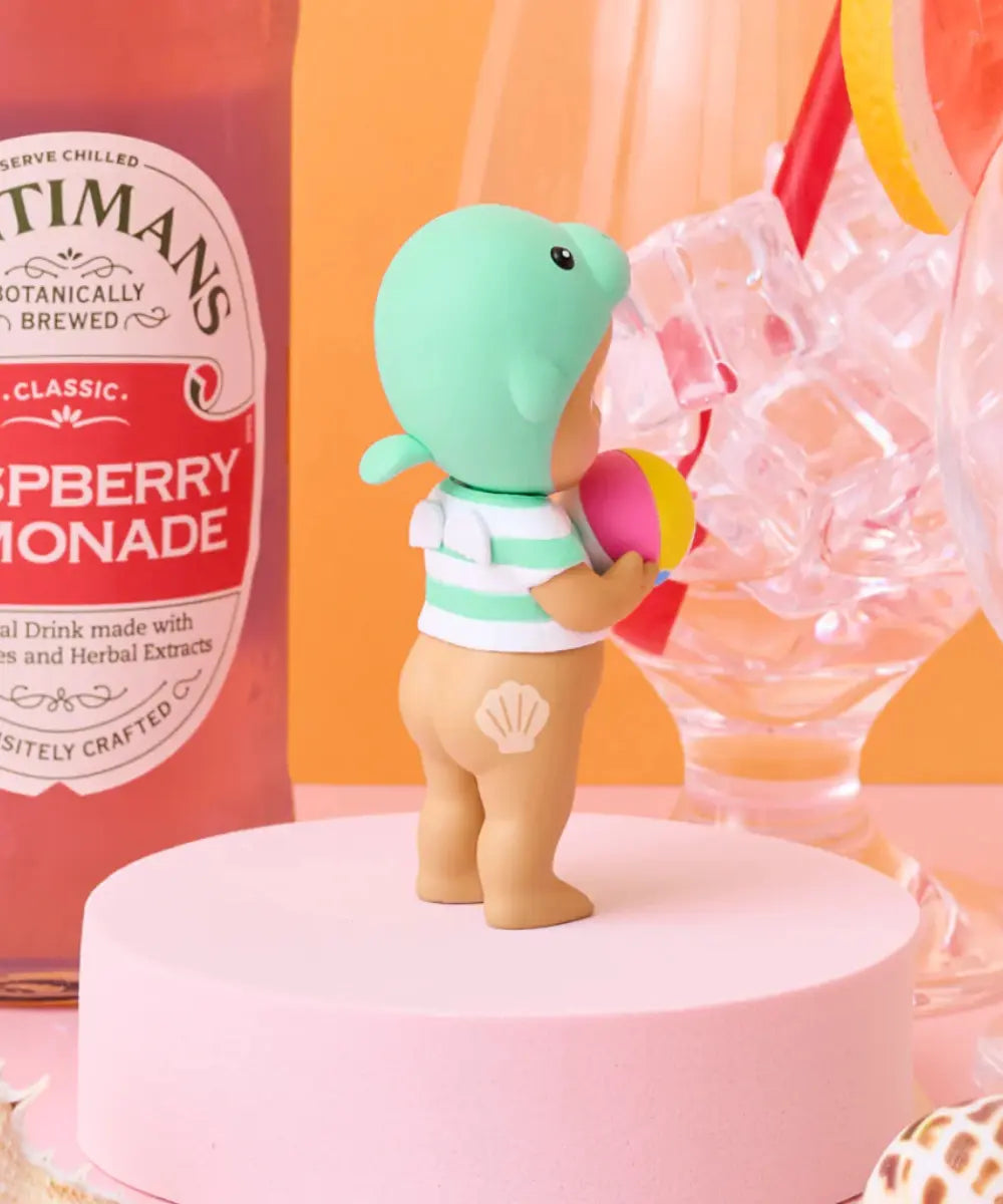 Boîte mystère et figurines Sonny Angel en édition limitée d'été de la collection Summer Vacation avec petits chapeaux de plage.
