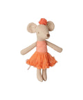 Souris Ballerine Grande Sœur - Corail Maileg, vue principale sur fond blanc