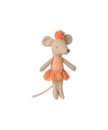 Souris Ballerine Petite Sœur - Abricot Maileg, vue principale sur fond blanc