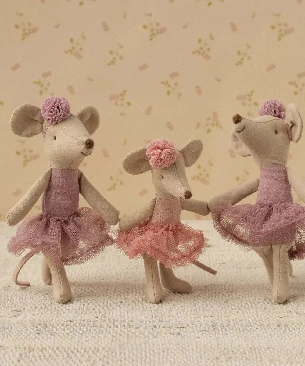 Souris ballerine grande soeur heather maileg avec tutu chine et bandeau de danse.