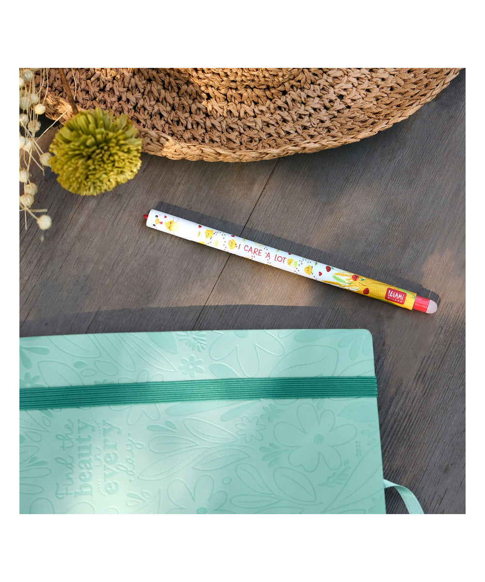 Stylo à Encre Gel Effaçable Poule « I Care a Lot » de la marque Legami, sur fond blanc