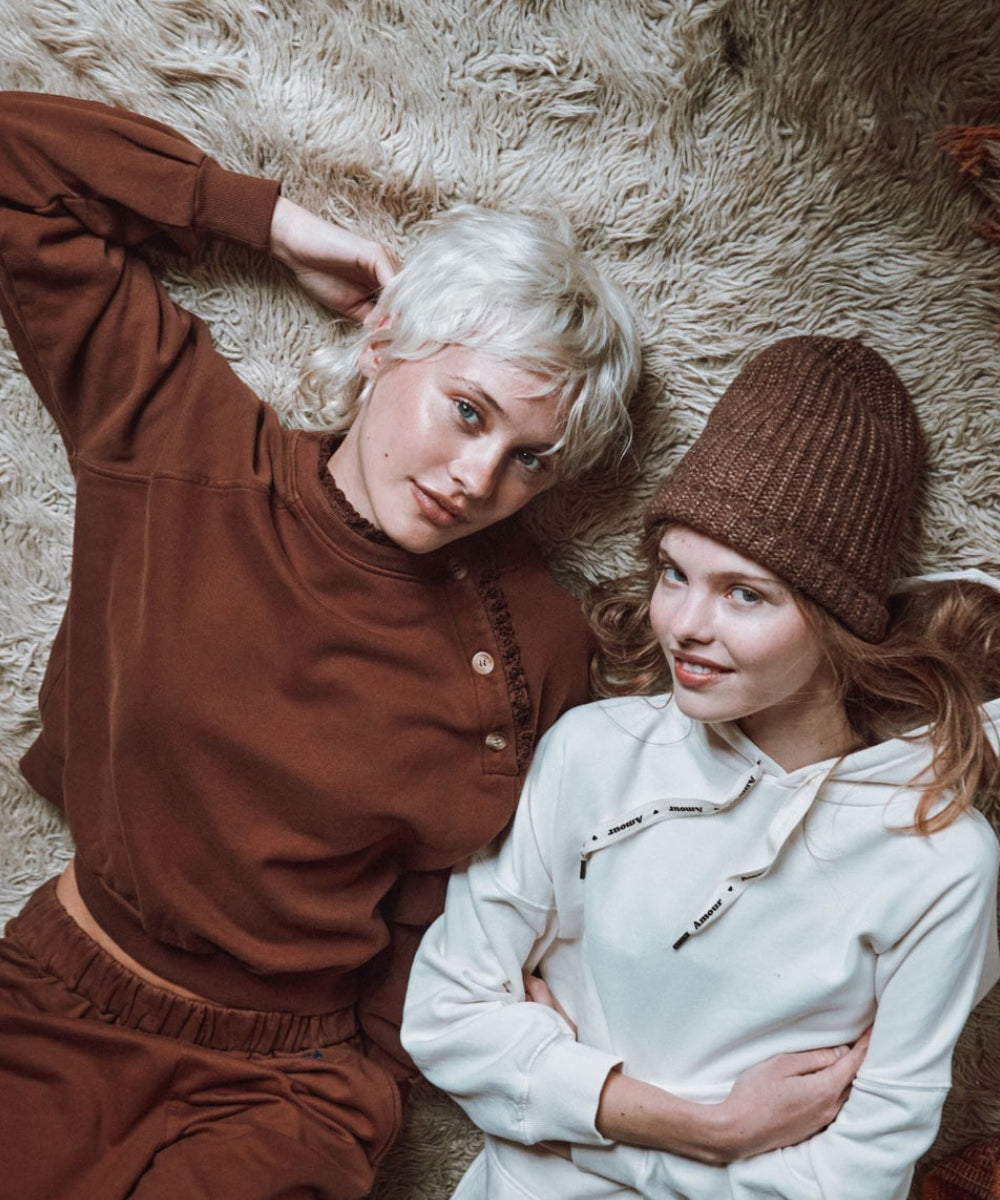 Sweat Broderie Anglaise Marron de la marque Émile et ida