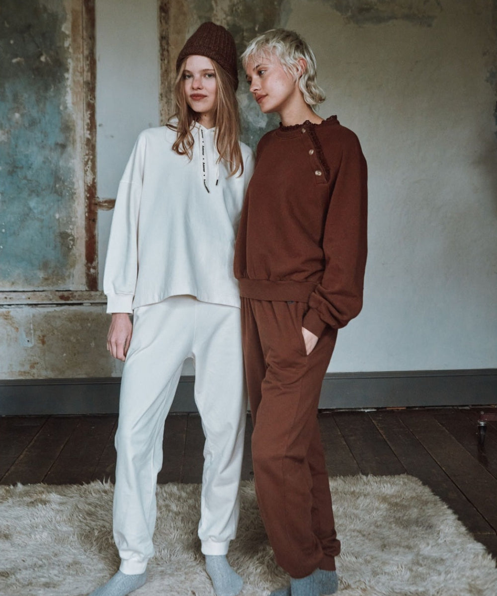 Sweat Broderie Anglaise Marron de la marque Émile et ida