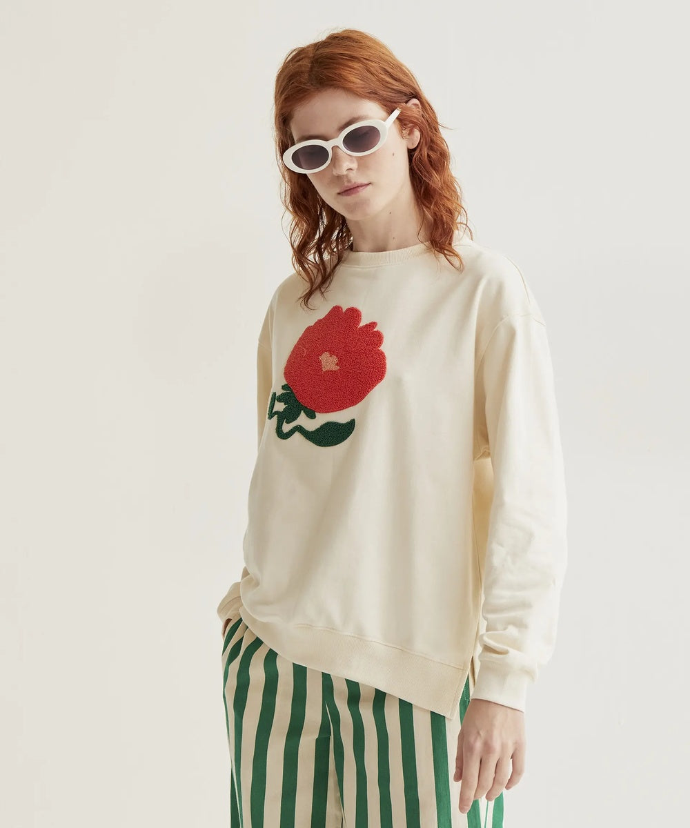 Sweat broderie fleur rouge de Compañía Fantástica