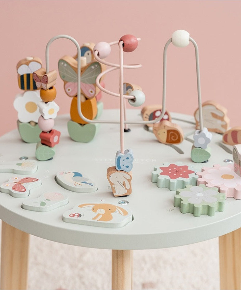 Table d'activités en bois de la collection Flowers and Butterflies de Little Dutch avec spirale a perles et engrenages.
