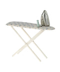 Table et Fer à Repasser Bleu - Maileg de la marque Maileg