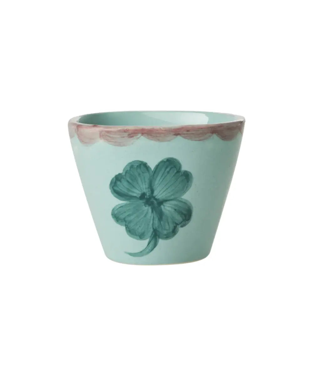 Petite tasse expresso ovale en céramique vert clair avec motif de trèfle à quatre feuilles fait main Rice.