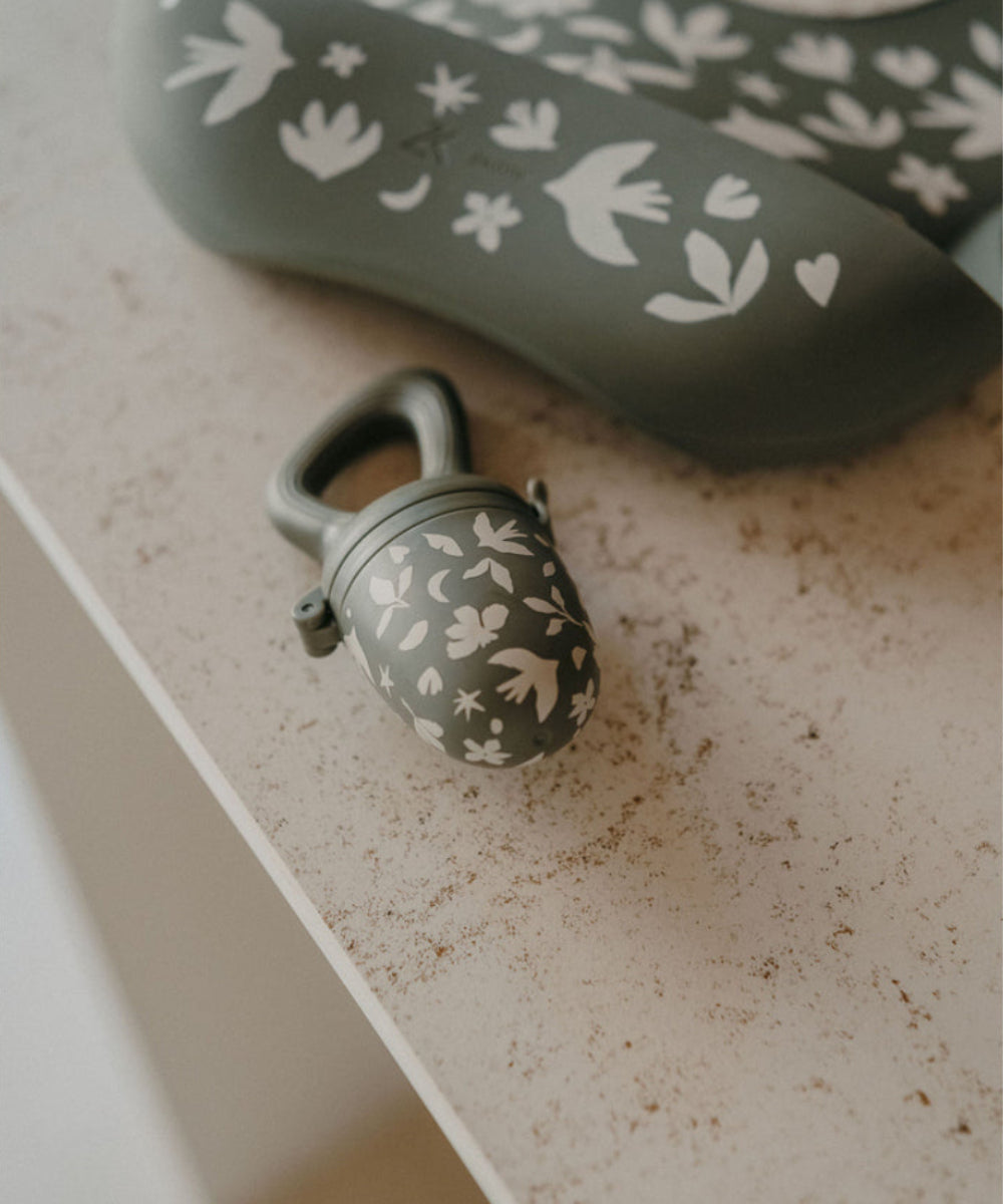 Tétine grignoteuse Birdy de la marque Zakuw en détail ou en situation