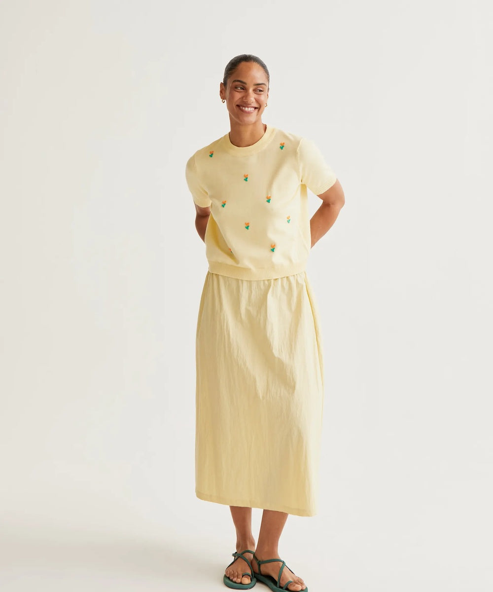 Top en maille jaune fleuri de Compañía Fantástica