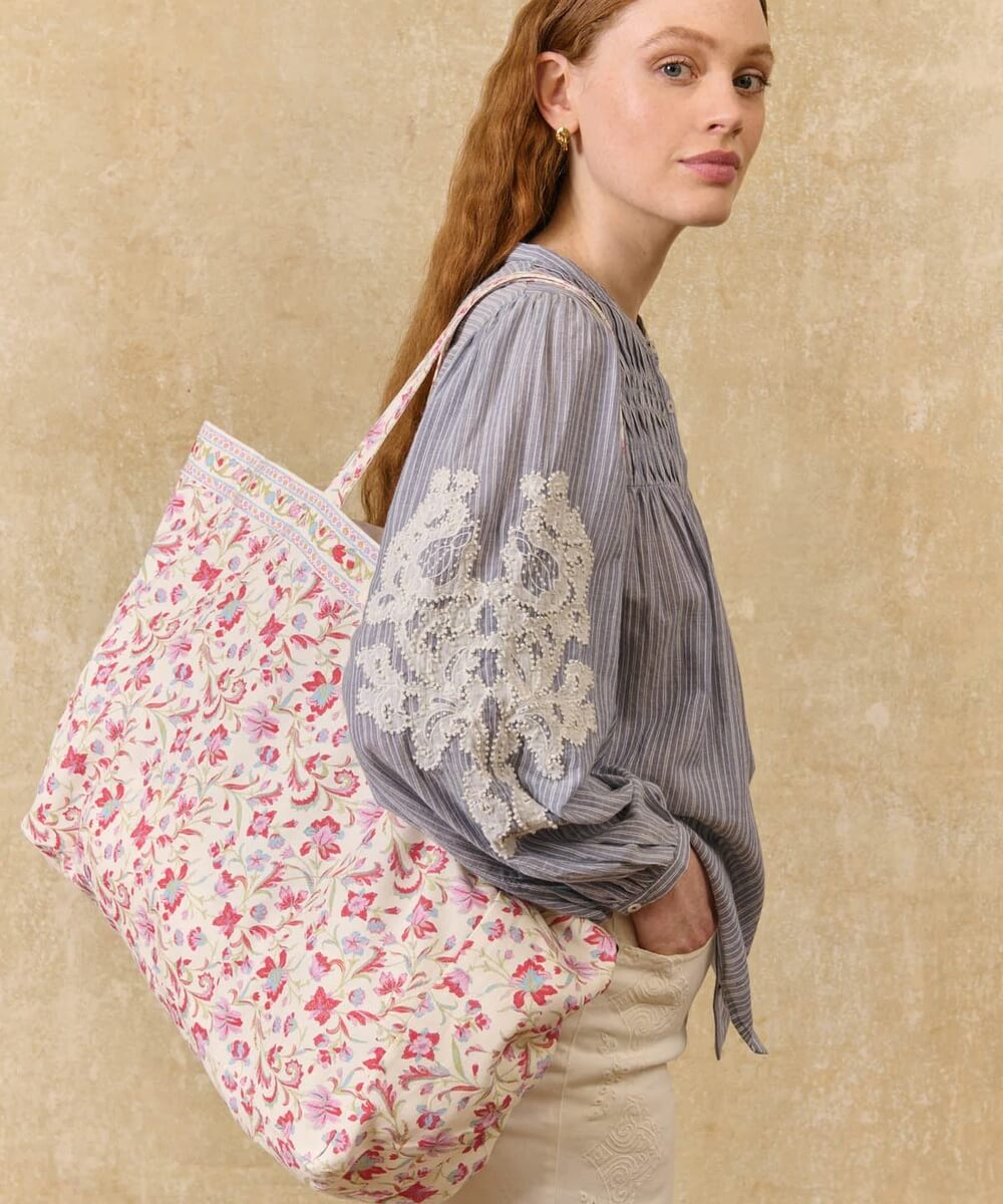 Tote bag Beverly Cream Floral Haven Louise Misha porté épaule