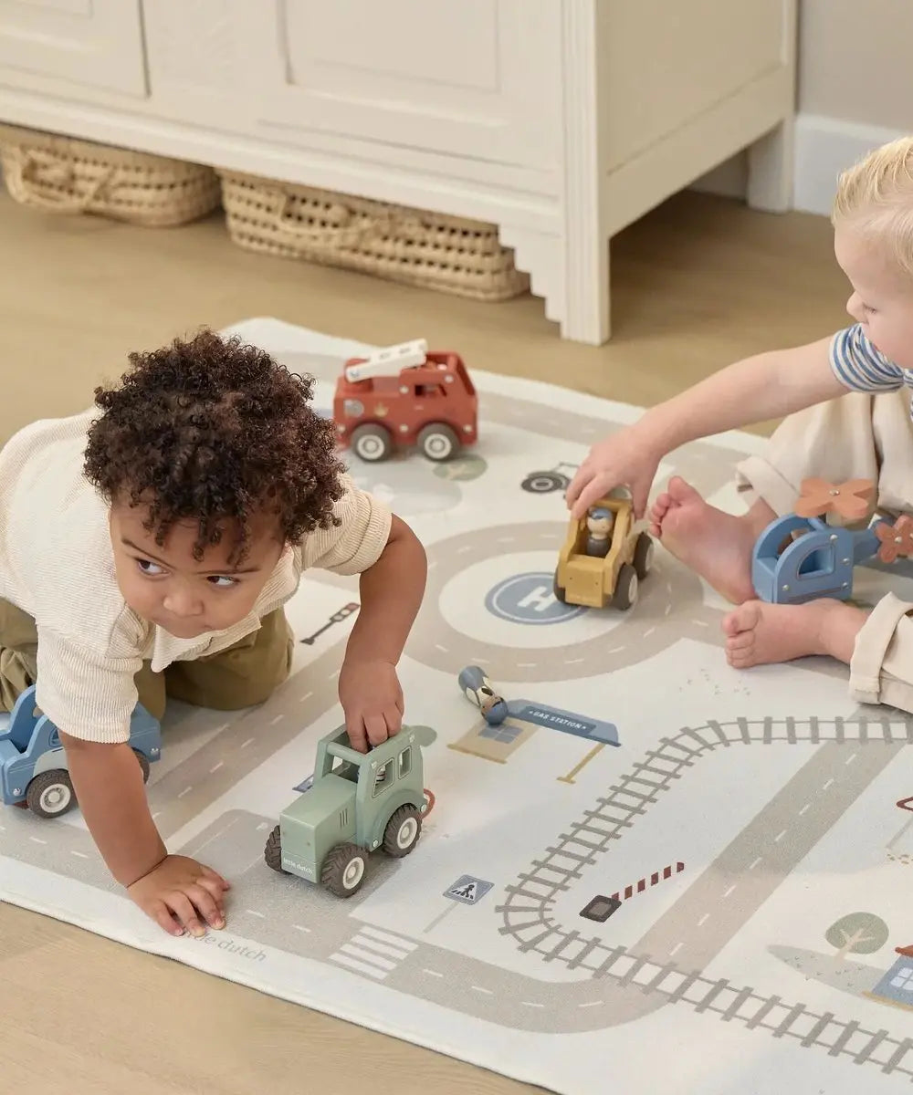 Tracteur en bois - Vert Little Dutch en situation