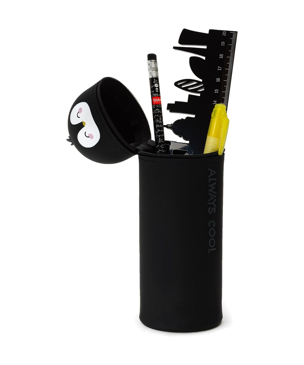 Vue détaillée de Trousse 2 en 1 en Silicone Penguin « Always Cool » de Legami sur fond clair