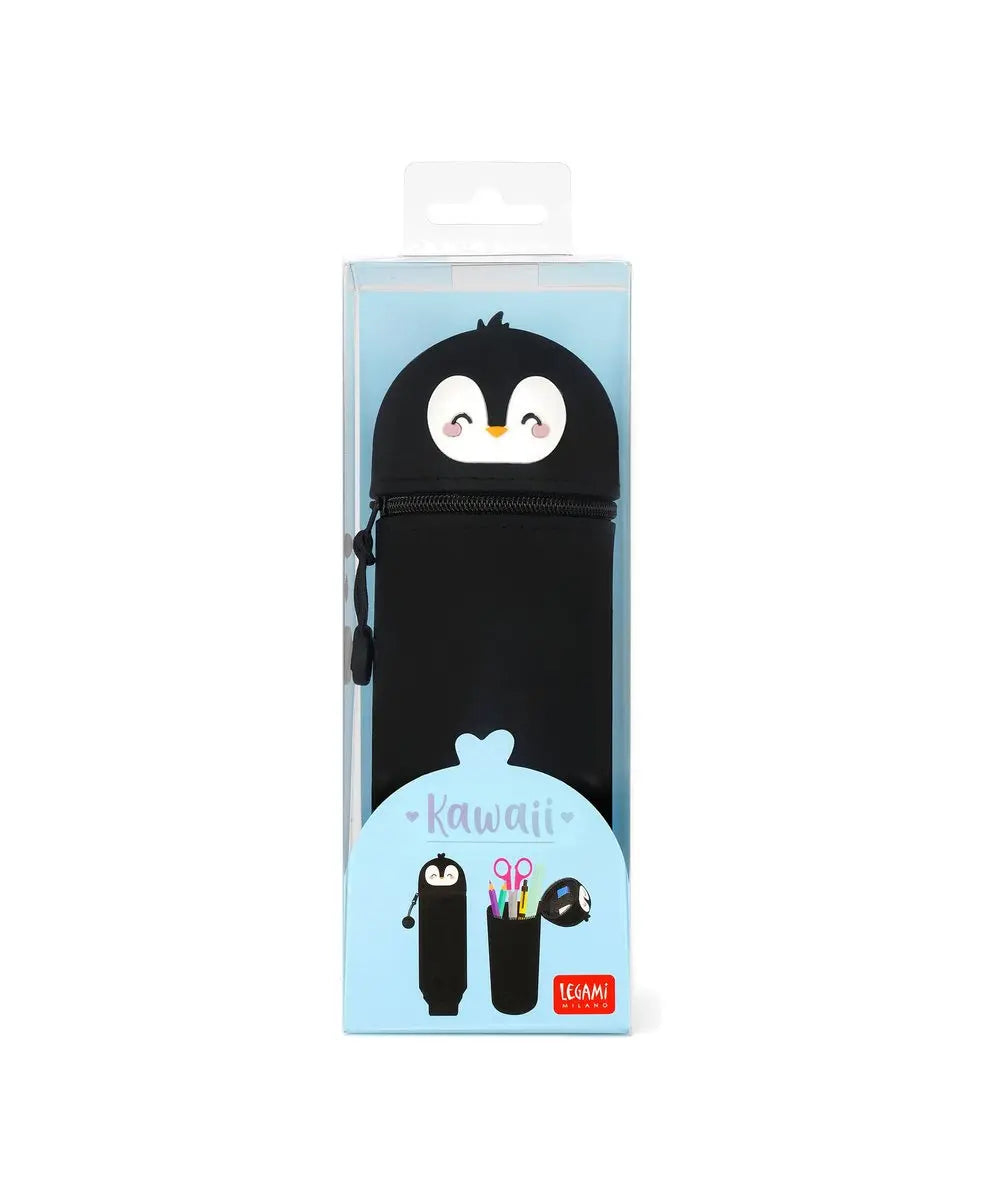 Vue produit de Trousse 2 en 1 en Silicone Penguin « Always Cool » de Legami sur fond clair