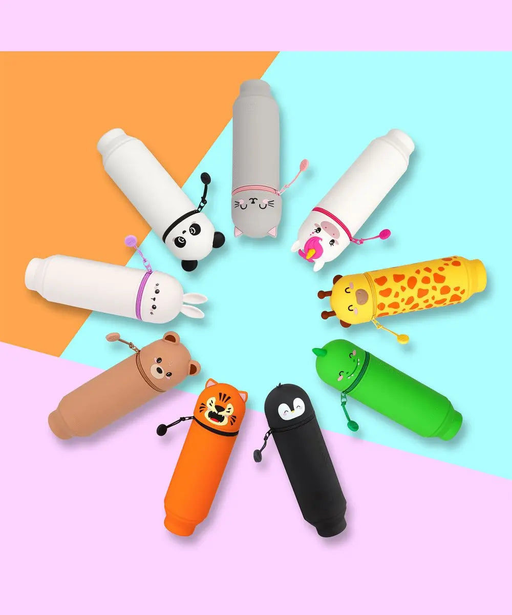 Gros plan en situation de Trousse 2 en 1 en Silicone Teddy Bear « Dream Big » de Legami