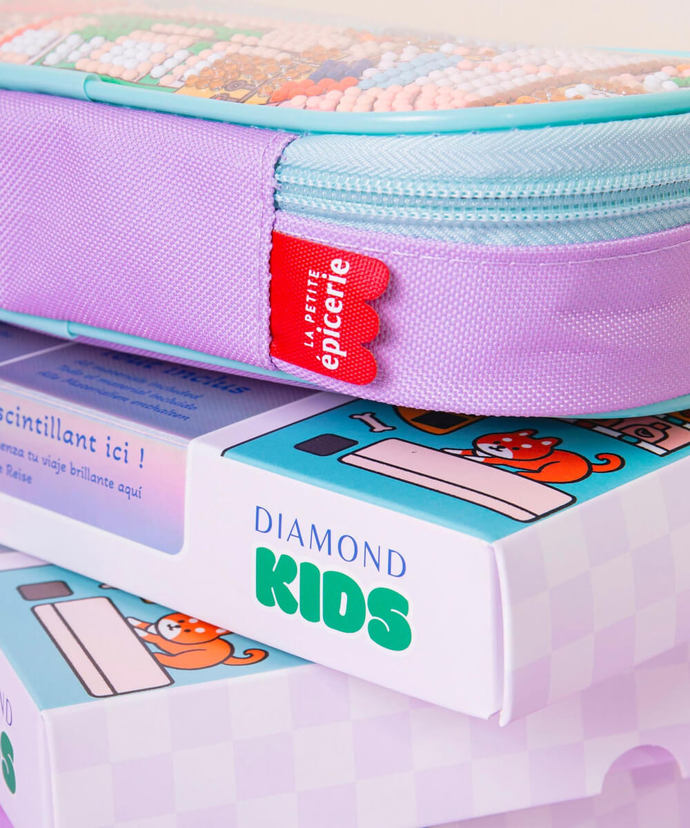 Trousse à diamanter Day in Tokyo de la marque La Petite Épicerie, en mise en scène